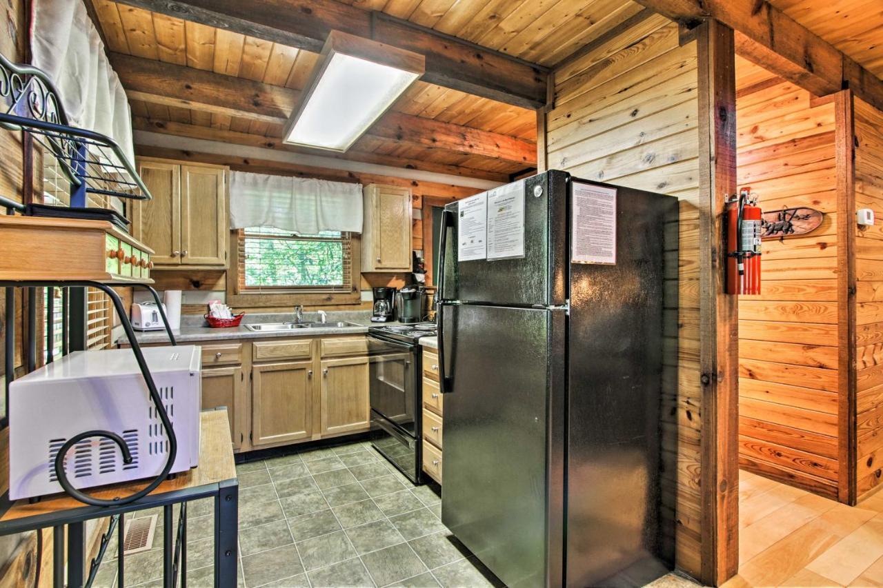 Casa vacanze Secluded Forest Cabin, 4 Mi To Downtown