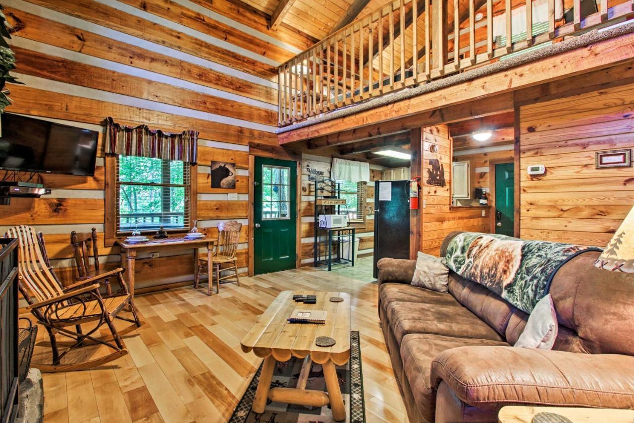 Casa vacanze Secluded Forest Cabin, 4 Mi To Downtown *
