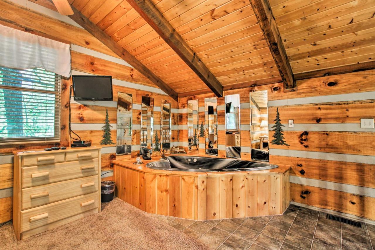 Secluded Forest Cabin, 4 Mi To Downtown Casa vacanze *
